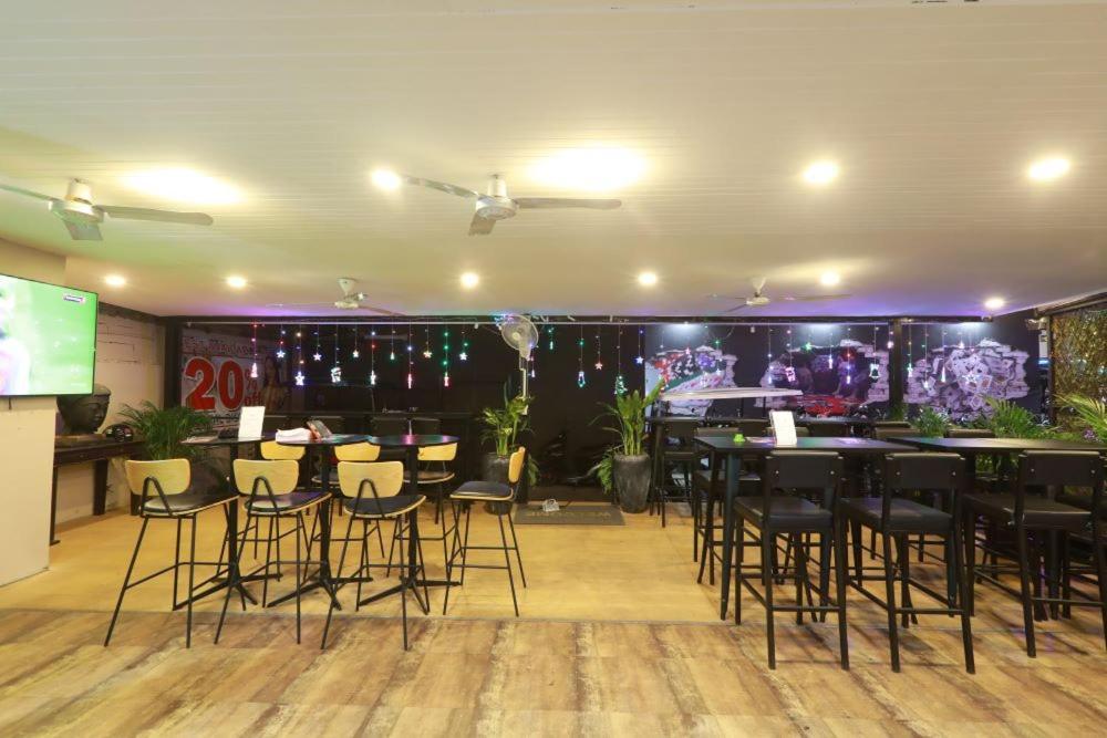 Pasadena Lodge Pattaya ภายนอก รูปภาพ