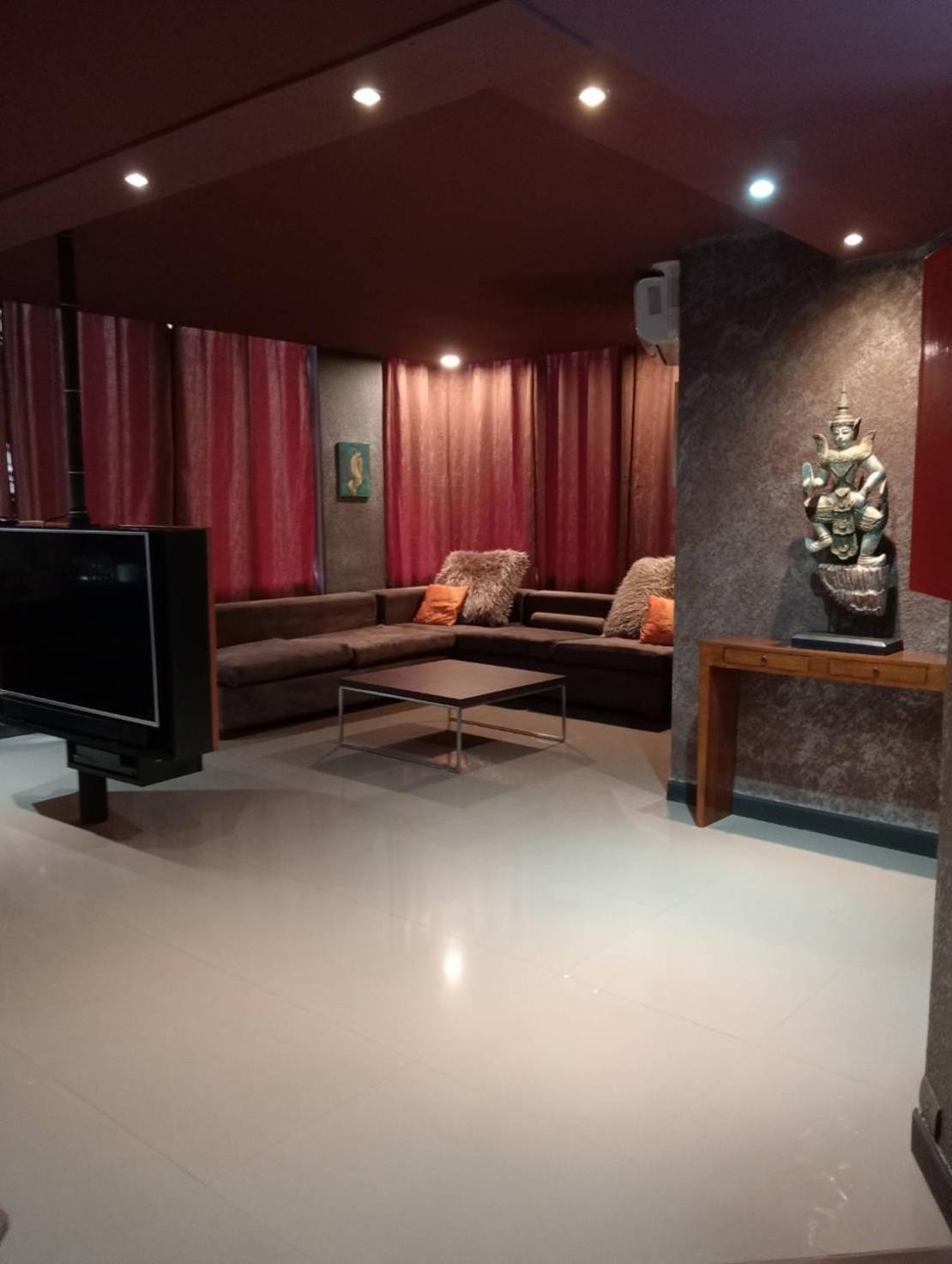 Pasadena Lodge Pattaya ภายนอก รูปภาพ